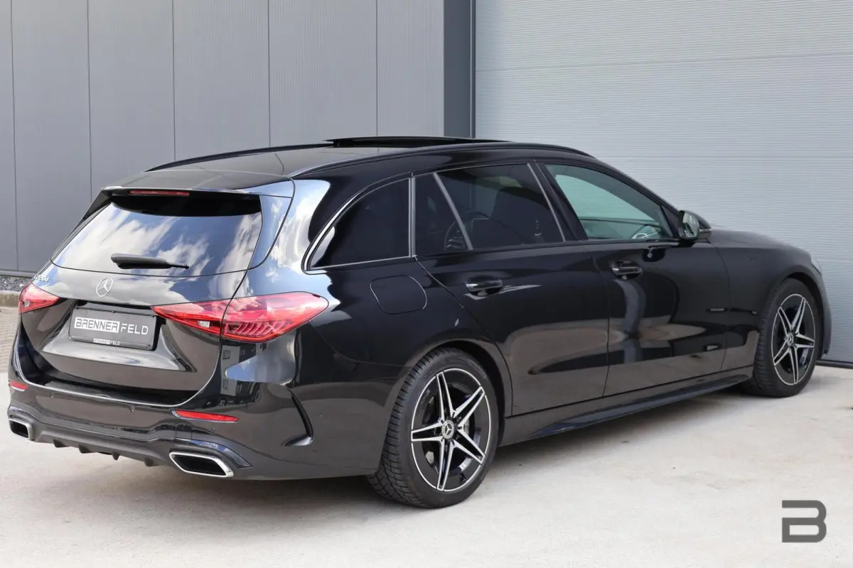 220 d AMG Line / Panoramadak / Burmester Surround / Massage Stoelen / Night Pakket / Trekhaak Wegklapbaar