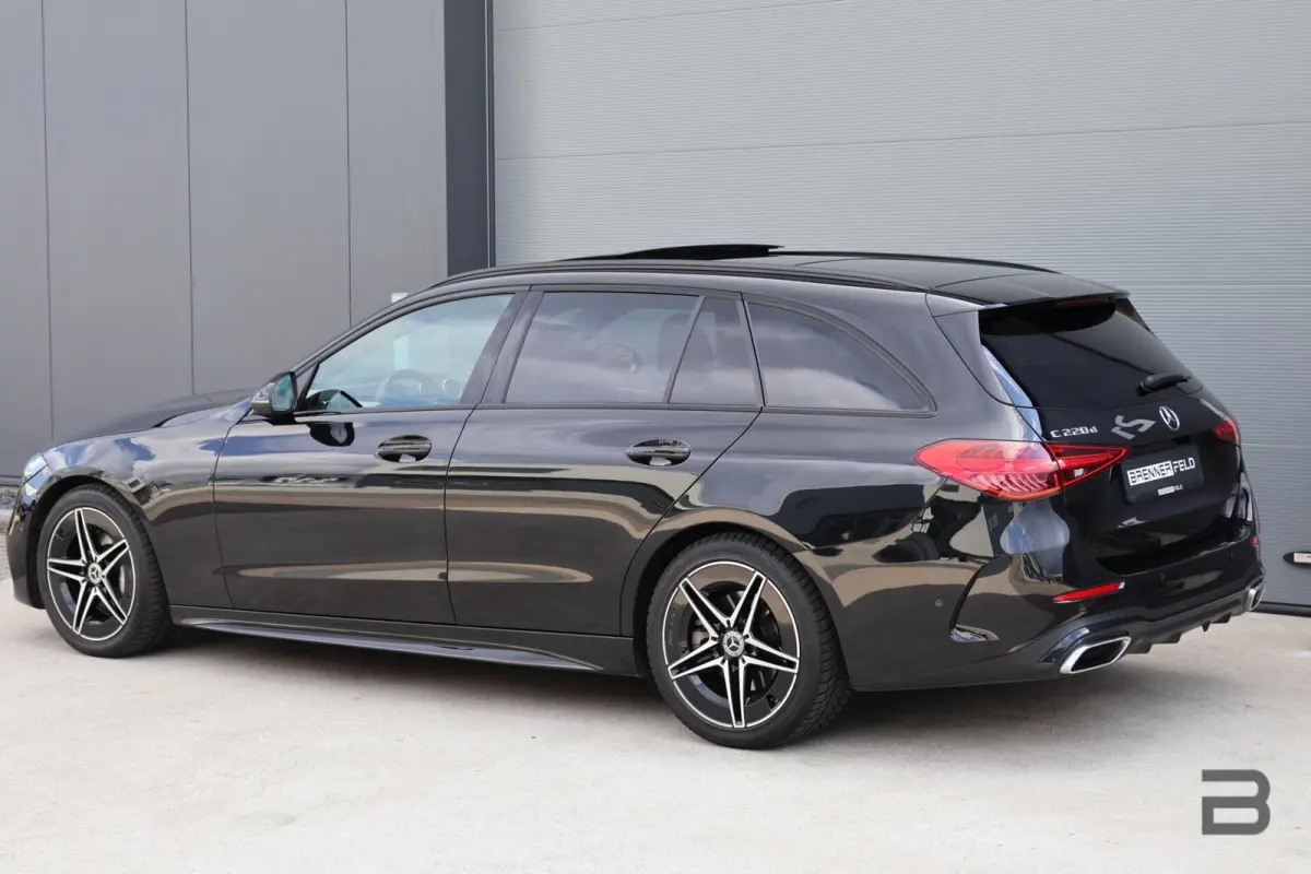 220 d AMG Line / Panoramadak / Burmester Surround / Massage Stoelen / Night Pakket / Trekhaak Wegklapbaar