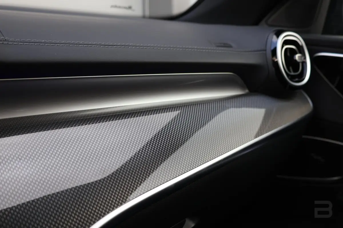 220 d AMG Line / Panoramadak / Burmester Surround / Massage Stoelen / Night Pakket / Trekhaak Wegklapbaar