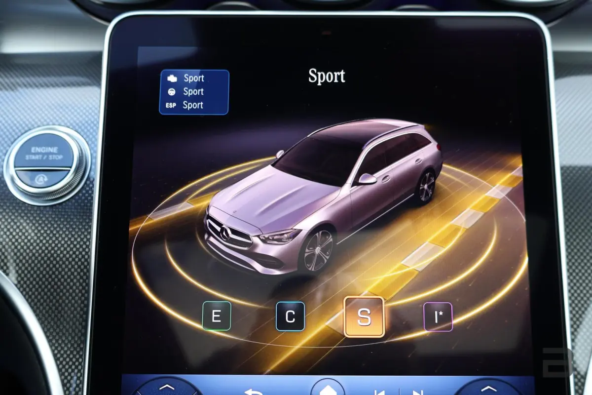 220 d AMG Line / Panoramadak / Burmester Surround / Massage Stoelen / Night Pakket / Trekhaak Wegklapbaar