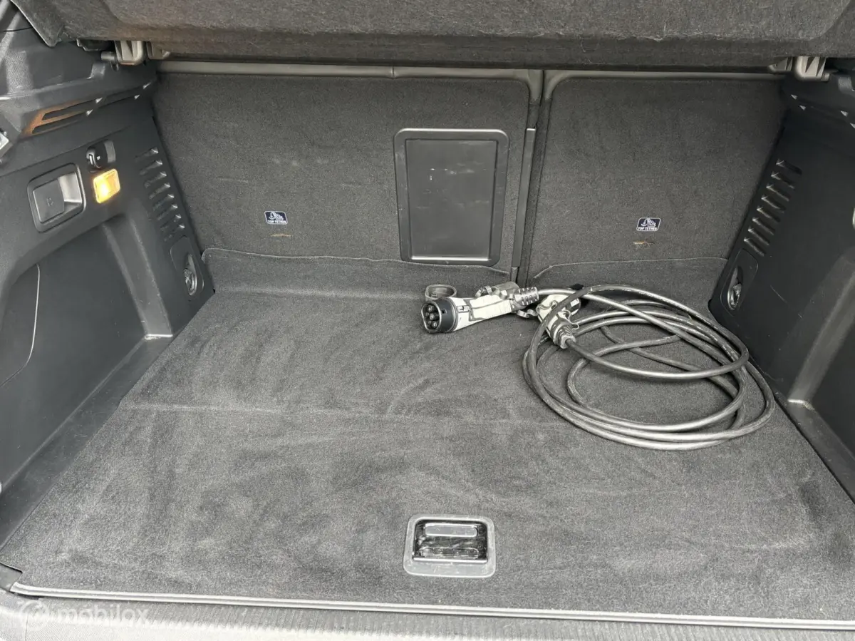 1.6 HYbrid4 300 GT Panodak 19” leder Focal audio