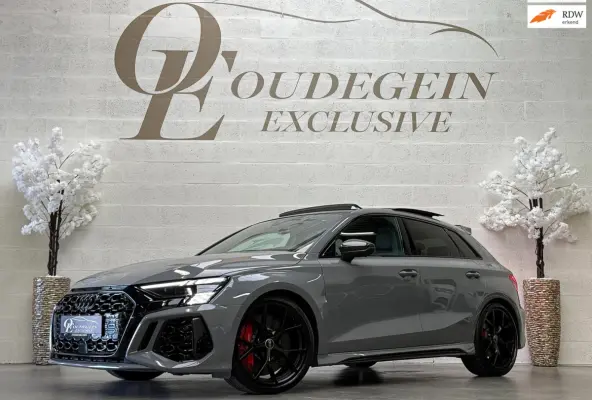 2.5 TFSI RS3 Quattro / Keramisch / Hulk / Carbon / Massage / Pano / Memory / B&O / Carplay / Lane / Garantie /