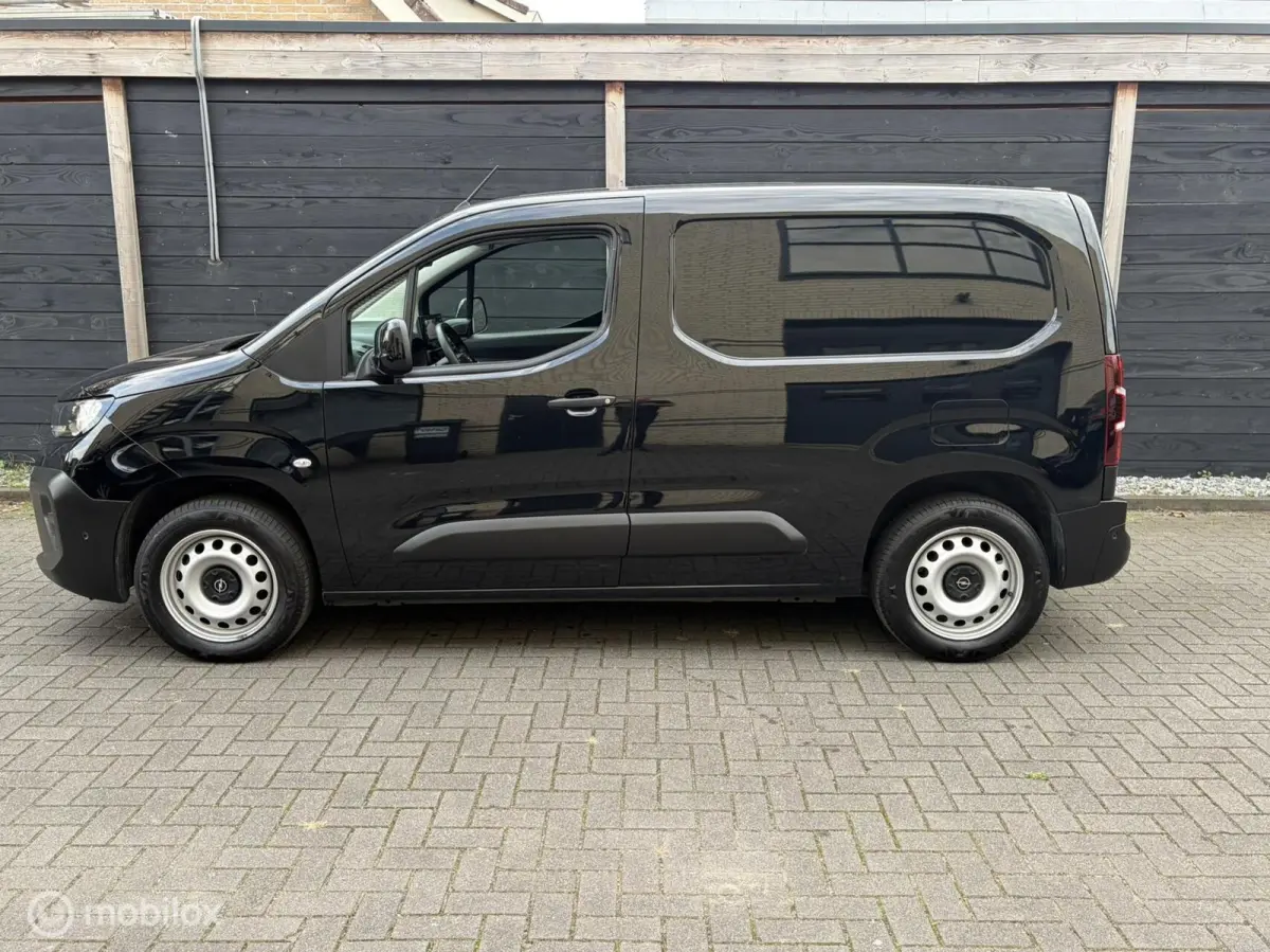 1.5 BlueHDi 102 PK € 16.500 ex /binnenspiegelcamera / airco / FM nav / Carplay / camera 360