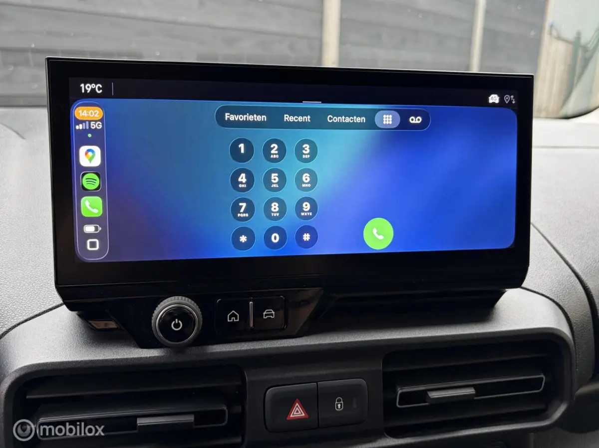 1.5 BlueHDi 102 PK € 16.500 ex /binnenspiegelcamera / airco / FM nav / Carplay / camera 360