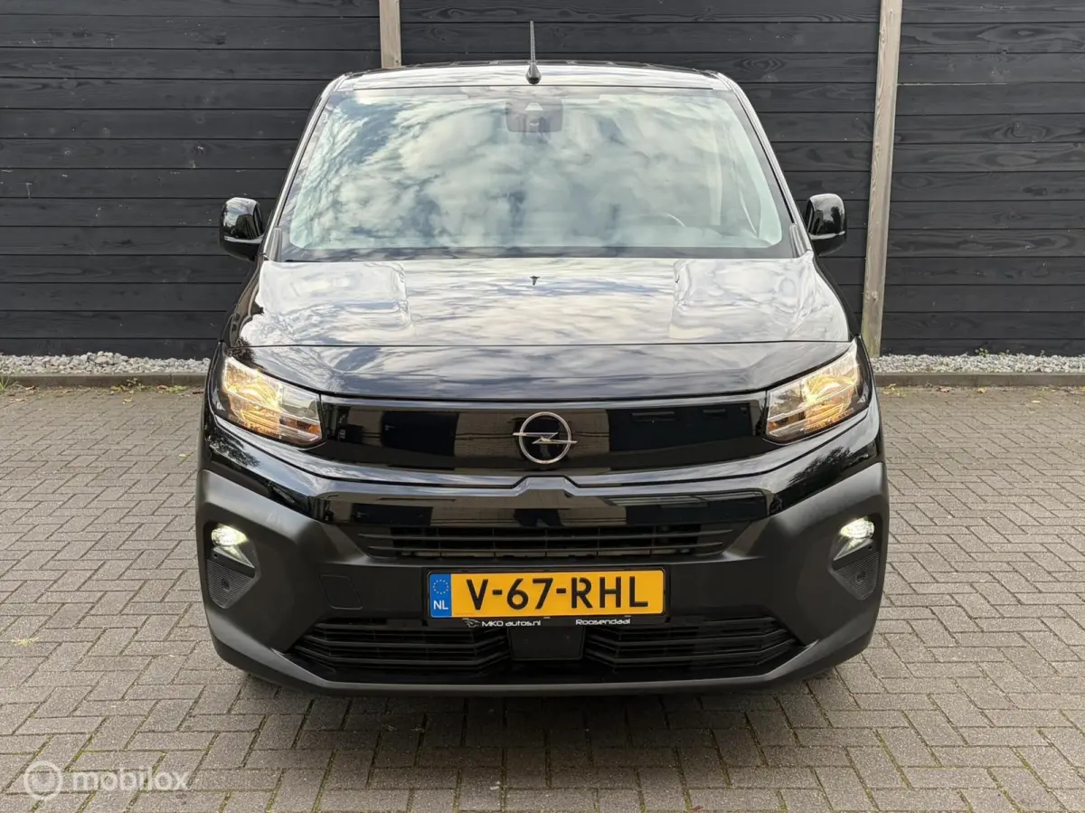 1.5 BlueHDi 102 PK € 16.500 ex /binnenspiegelcamera / airco / FM nav / Carplay / camera 360