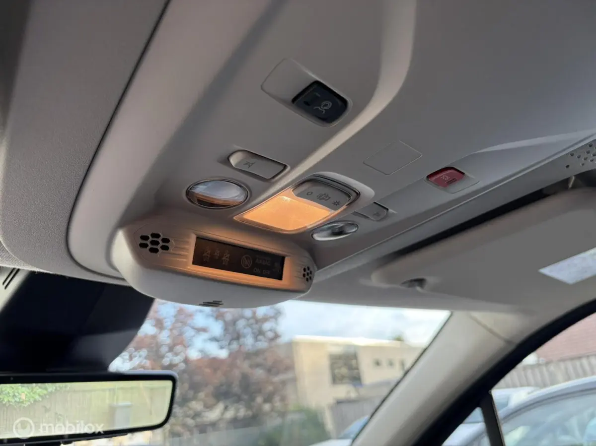 1.5 BlueHDi 102 PK € 16.500 ex /binnenspiegelcamera / airco / FM nav / Carplay / camera 360