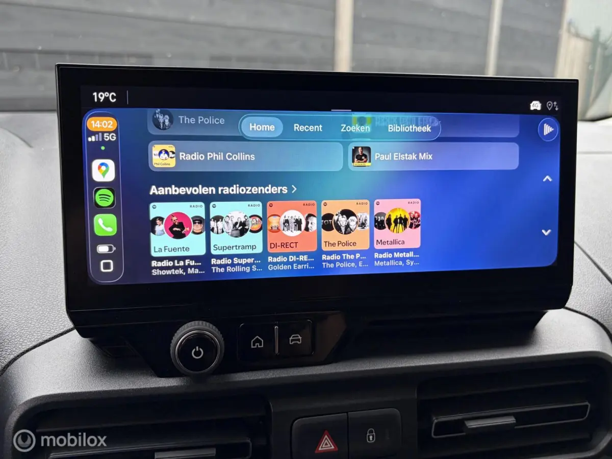 1.5 BlueHDi 102 PK € 16.500 ex /binnenspiegelcamera / airco / FM nav / Carplay / camera 360
