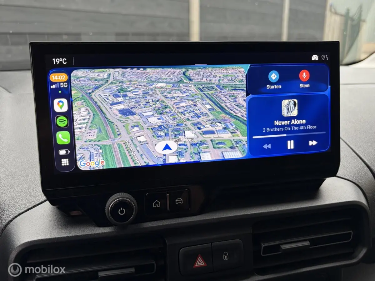 1.5 BlueHDi 102 PK € 16.500 ex /binnenspiegelcamera / airco / FM nav / Carplay / camera 360