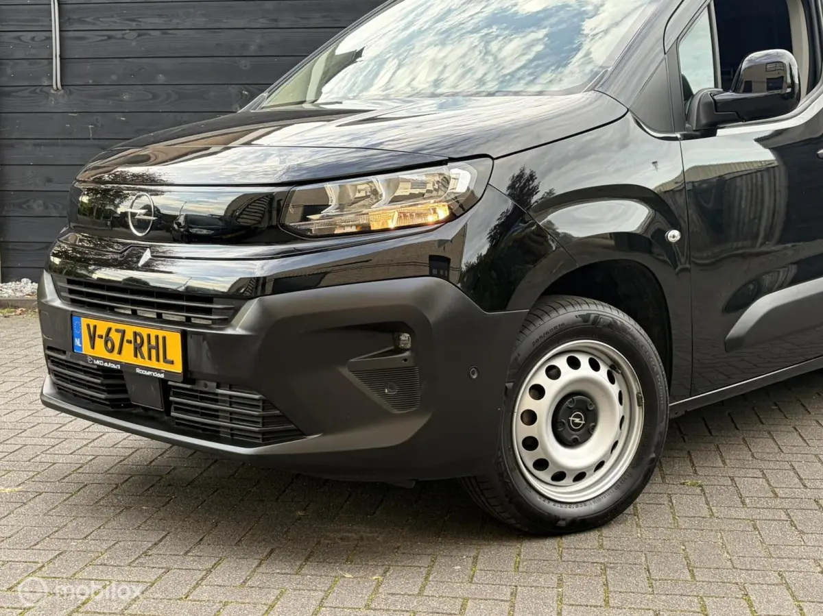 1.5 BlueHDi 102 PK € 16.500 ex /binnenspiegelcamera / airco / FM nav / Carplay / camera 360