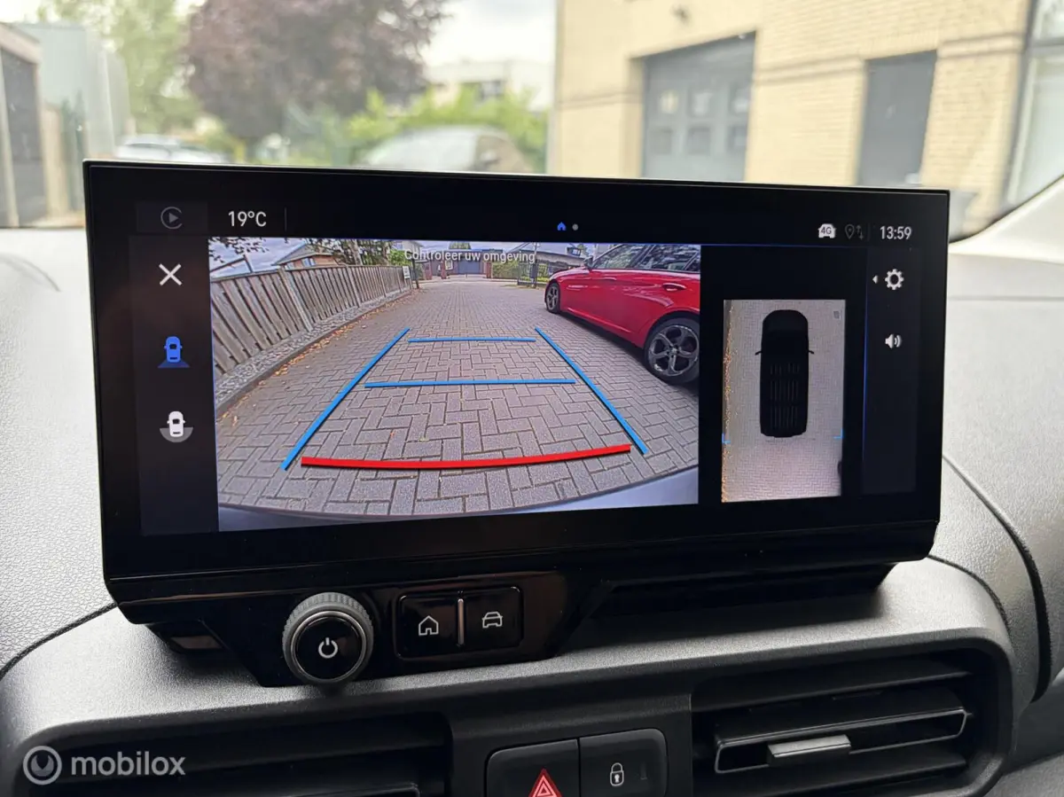 1.5 BlueHDi 102 PK € 16.500 ex /binnenspiegelcamera / airco / FM nav / Carplay / camera 360