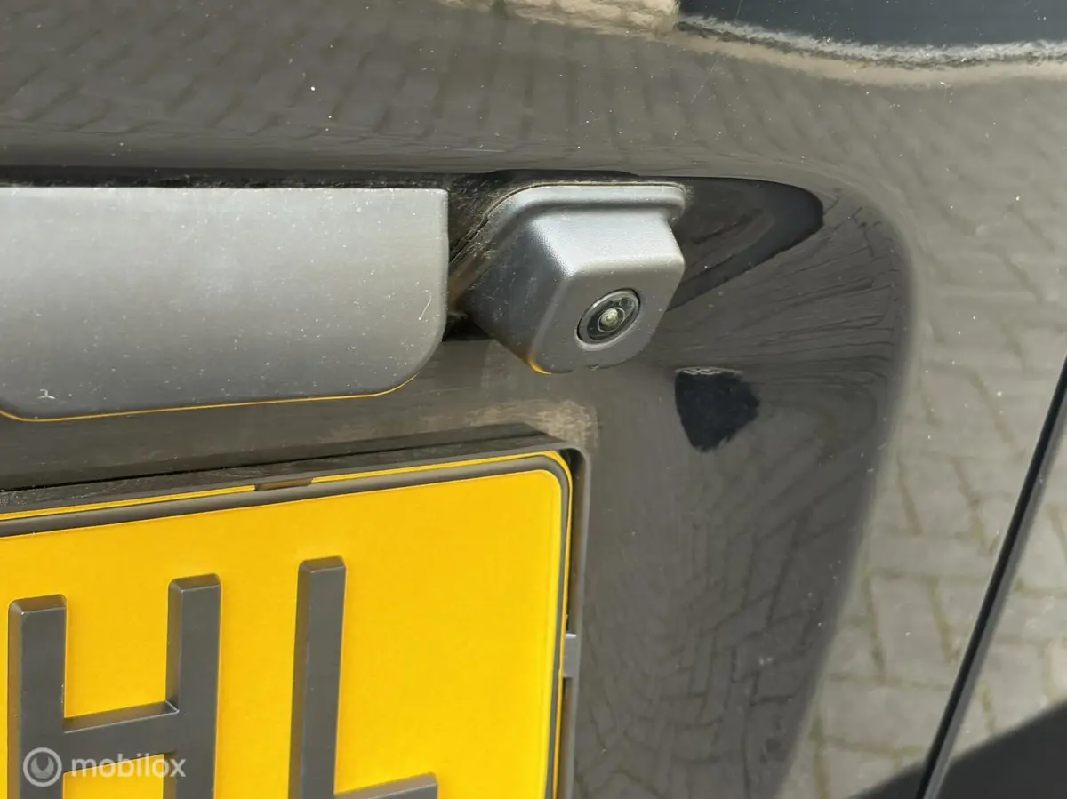 1.5 BlueHDi 102 PK € 16.500 ex /binnenspiegelcamera / airco / FM nav / Carplay / camera 360