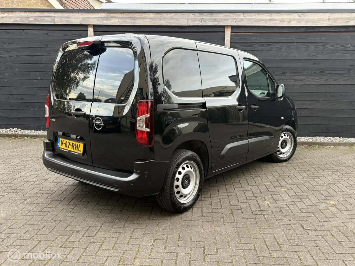 1.5 BlueHDi 102 PK € 16.500 ex /binnenspiegelcamera / airco / FM nav / Carplay / camera 360