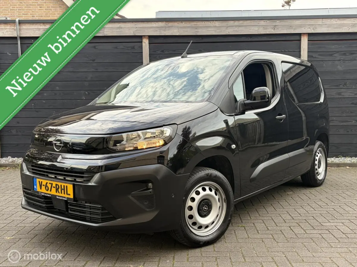 1.5 BlueHDi 102 PK € 16.500 ex /binnenspiegelcamera / airco / FM nav / Carplay / camera 360