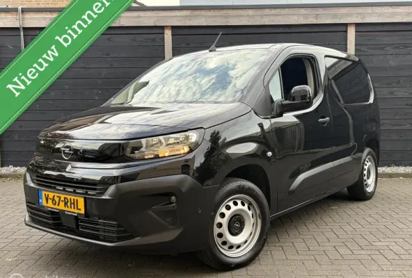 1.5 BlueHDi 102 PK € 16.500 ex /binnenspiegelcamera / airco / FM nav / Carplay / camera 360