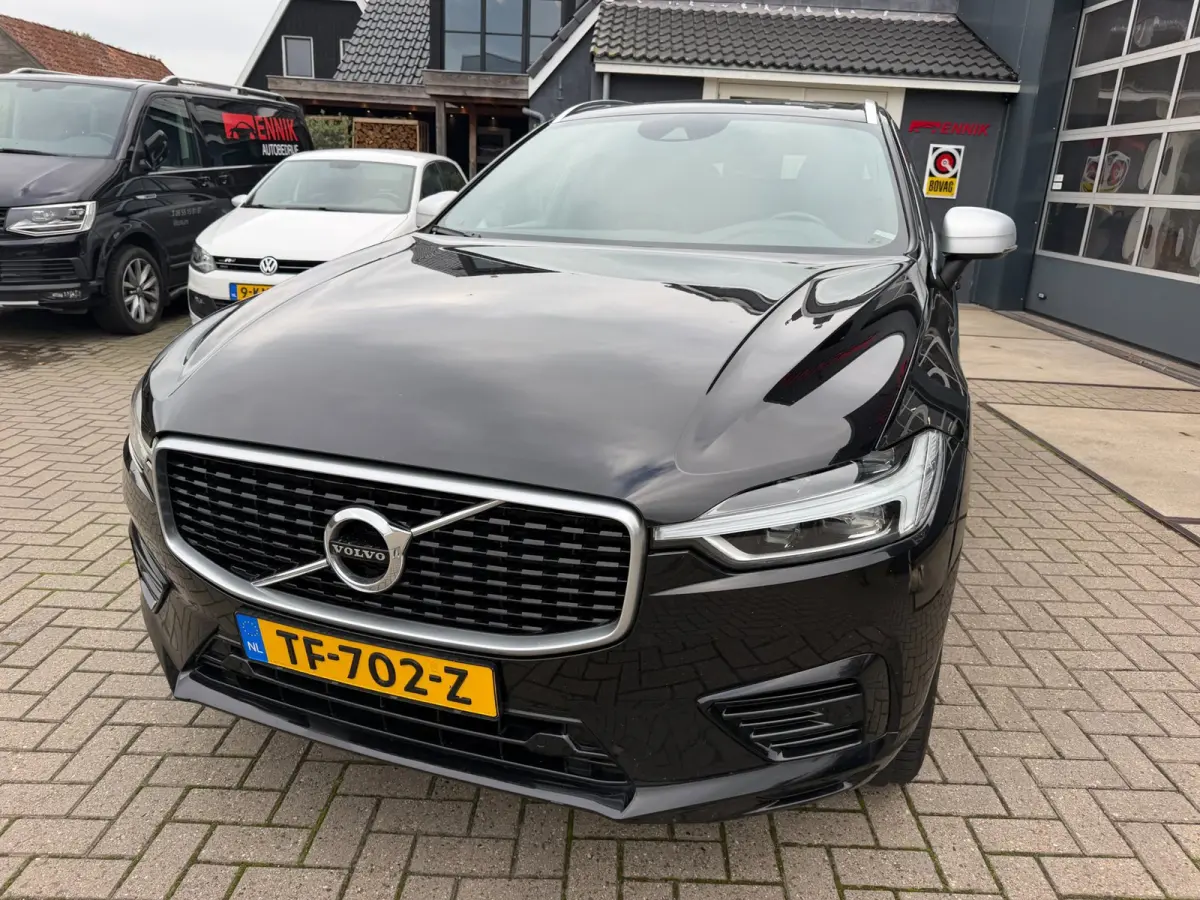 2.0 T8 Twin Engine AWD R-Design / Pano / ACC / SOH 82% / Trekhaak / Top Auto !.