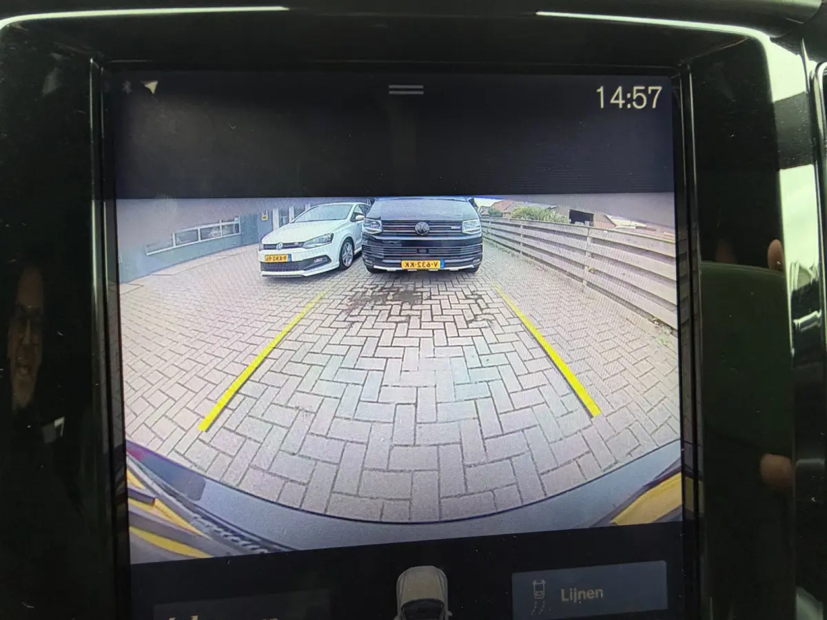 2.0 T8 Twin Engine AWD R-Design / Pano / ACC / SOH 82% / Trekhaak / Top Auto !.