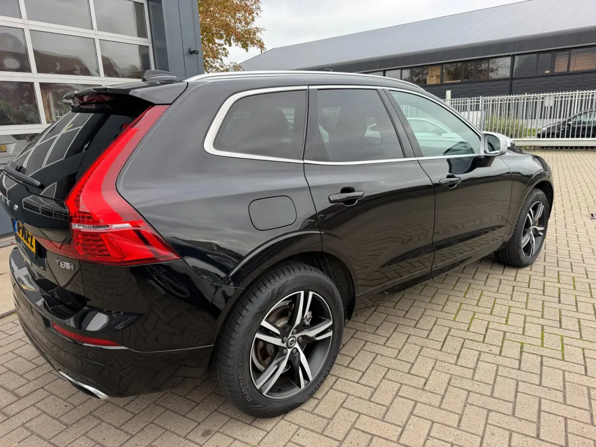 2.0 T8 Twin Engine AWD R-Design / Pano / ACC / SOH 82% / Trekhaak / Top Auto !.