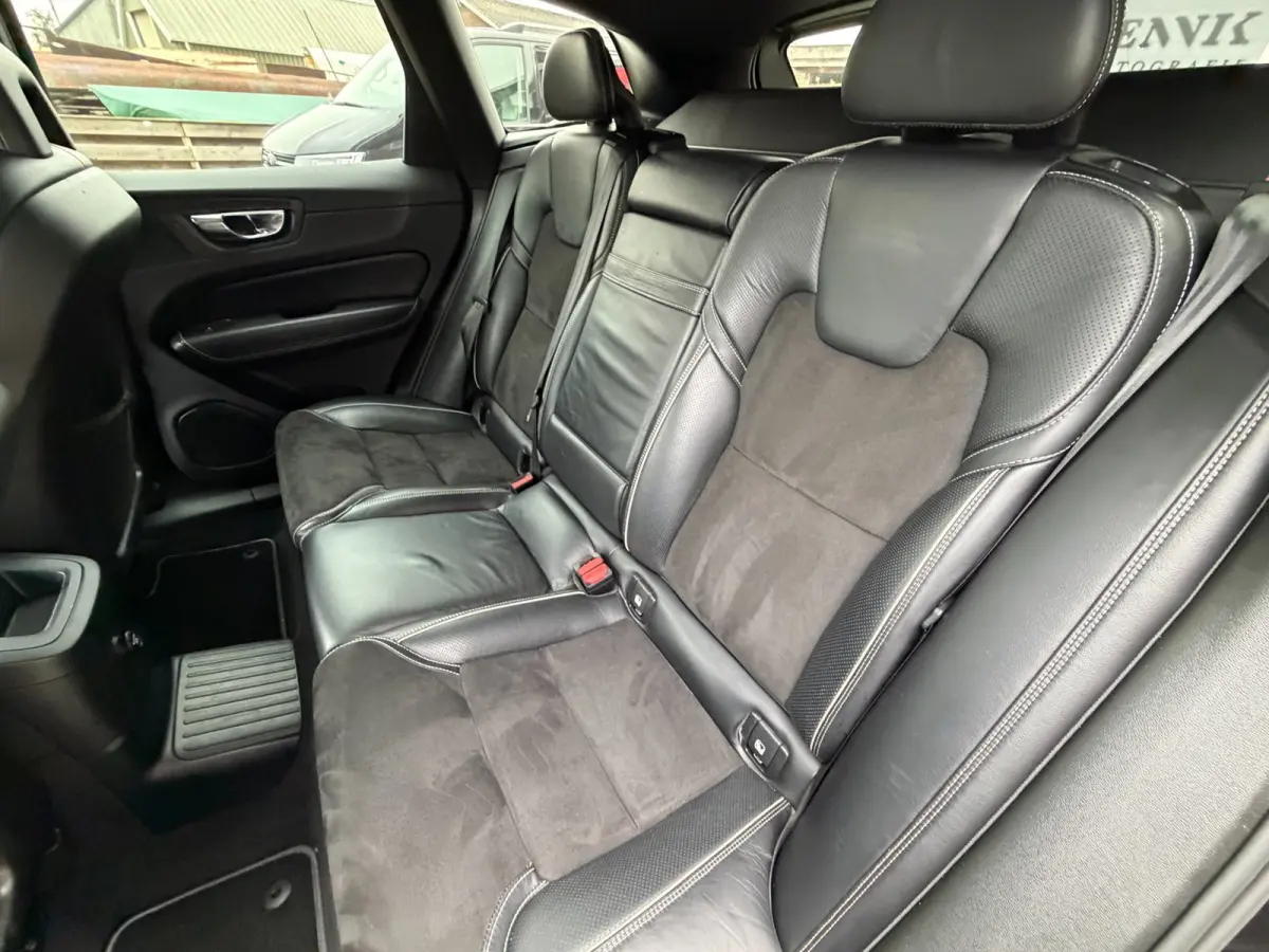 2.0 T8 Twin Engine AWD R-Design / Pano / ACC / SOH 82% / Trekhaak / Top Auto !.