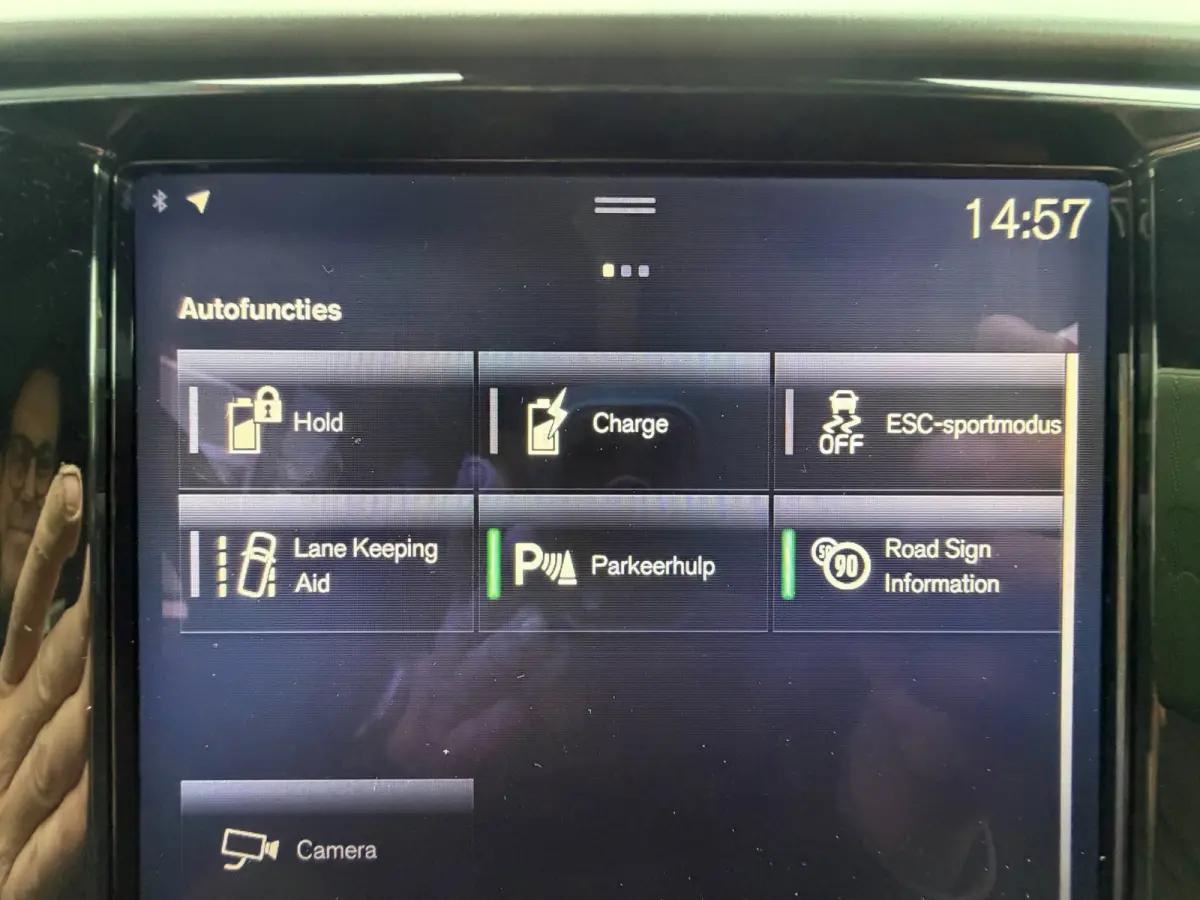 2.0 T8 Twin Engine AWD R-Design / Pano / ACC / SOH 82% / Trekhaak / Top Auto !.