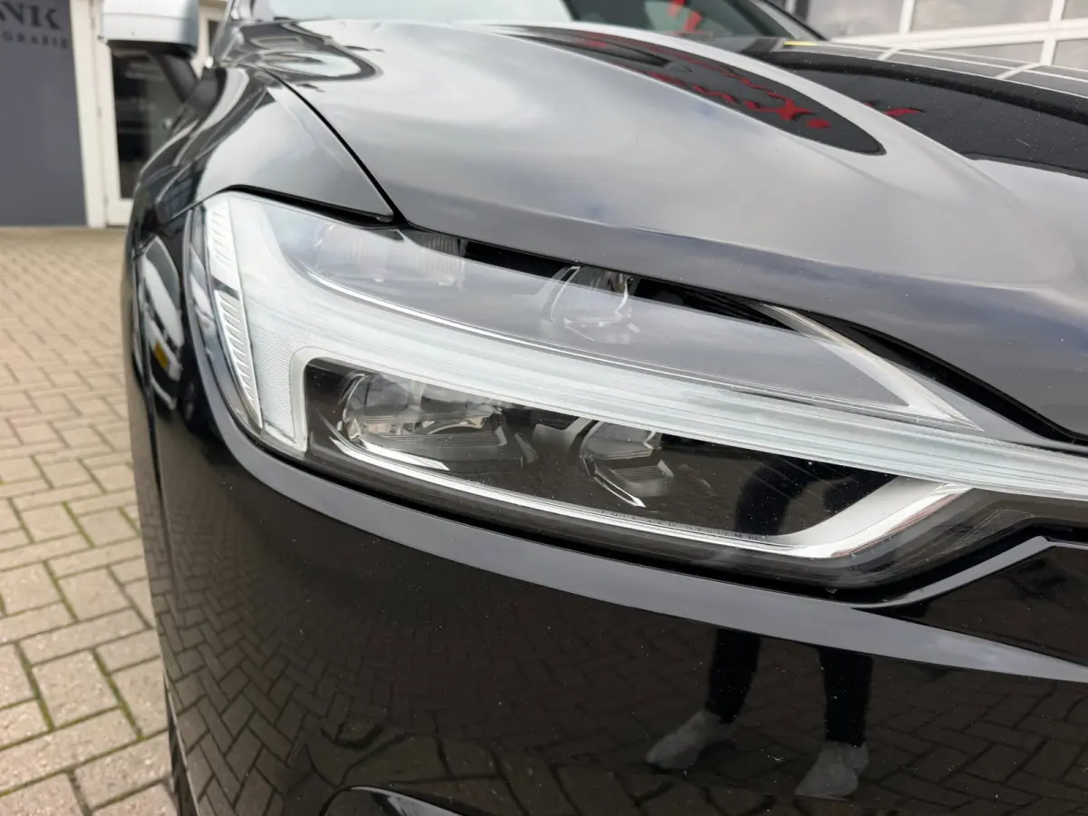 2.0 T8 Twin Engine AWD R-Design / Pano / ACC / SOH 82% / Trekhaak / Top Auto !.