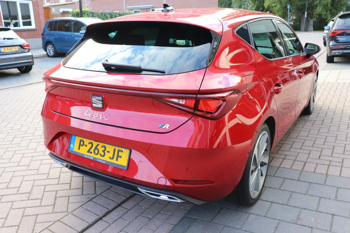 1.5 eTSI FR Business Intense automaat. panoramadak, wegklapbare trekhaak