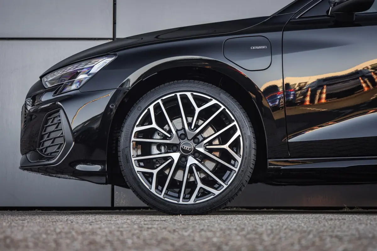 1.5 e-hybrid 204pk S Edition | 19" Velgen | Panoramadak