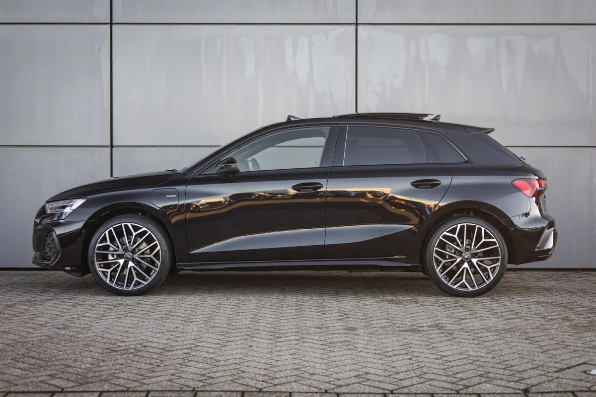 1.5 e-hybrid 204pk S Edition | 19" Velgen | Panoramadak