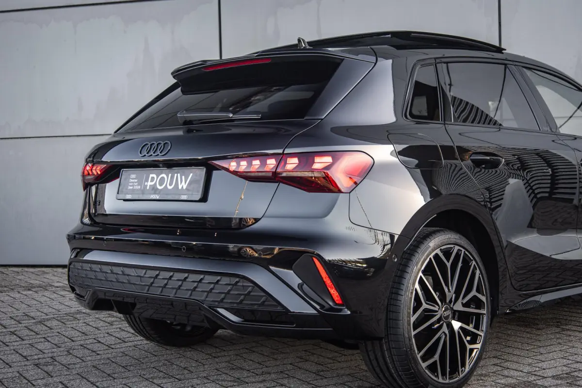 1.5 e-hybrid 204pk S Edition | 19" Velgen | Panoramadak