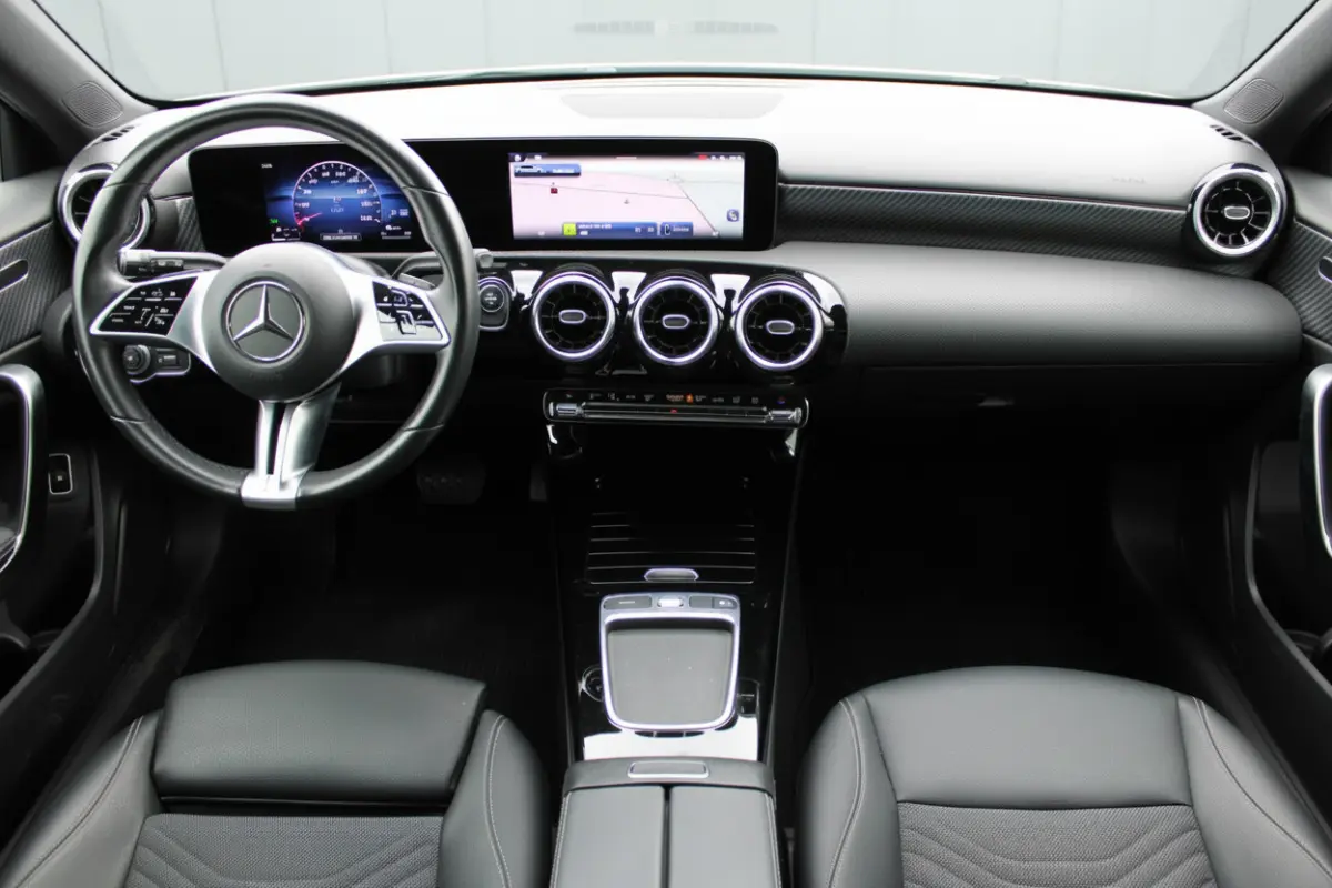 250e AUT8 Luxury Line DISTRONIC <<FACELIFT>>
