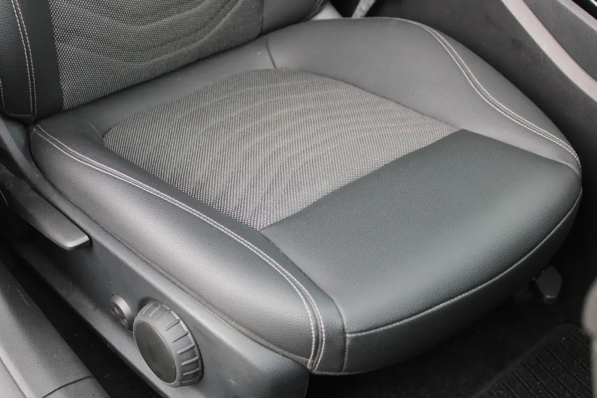 250e AUT8 Luxury Line DISTRONIC <<FACELIFT>>
