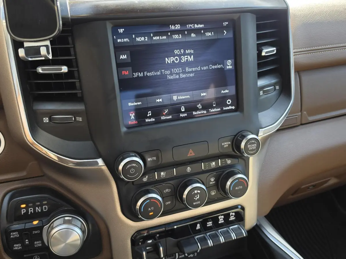 1500 4X4 5.7 V8 Crew Cab Laramie| MARGE! |VOL OPTIES!|LPG!