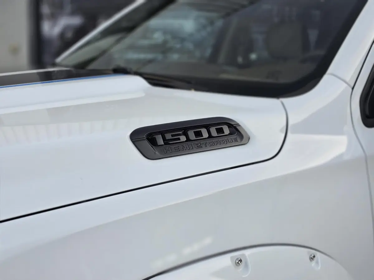 1500 4X4 5.7 V8 Crew Cab Laramie| MARGE! |VOL OPTIES!|LPG!