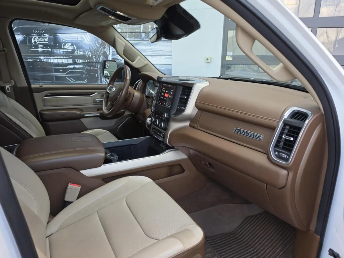1500 4X4 5.7 V8 Crew Cab Laramie| MARGE! |VOL OPTIES!|LPG!