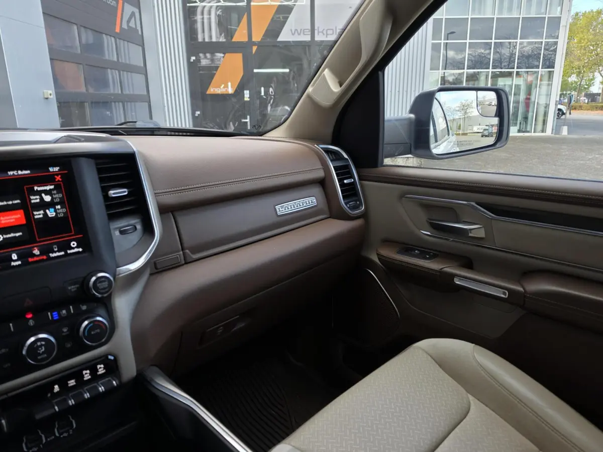 1500 4X4 5.7 V8 Crew Cab Laramie| MARGE! |VOL OPTIES!|LPG!