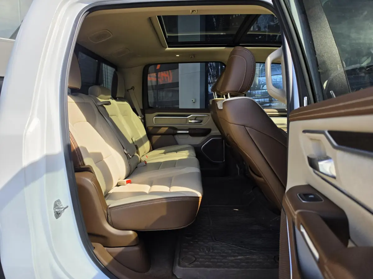 1500 4X4 5.7 V8 Crew Cab Laramie| MARGE! |VOL OPTIES!|LPG!