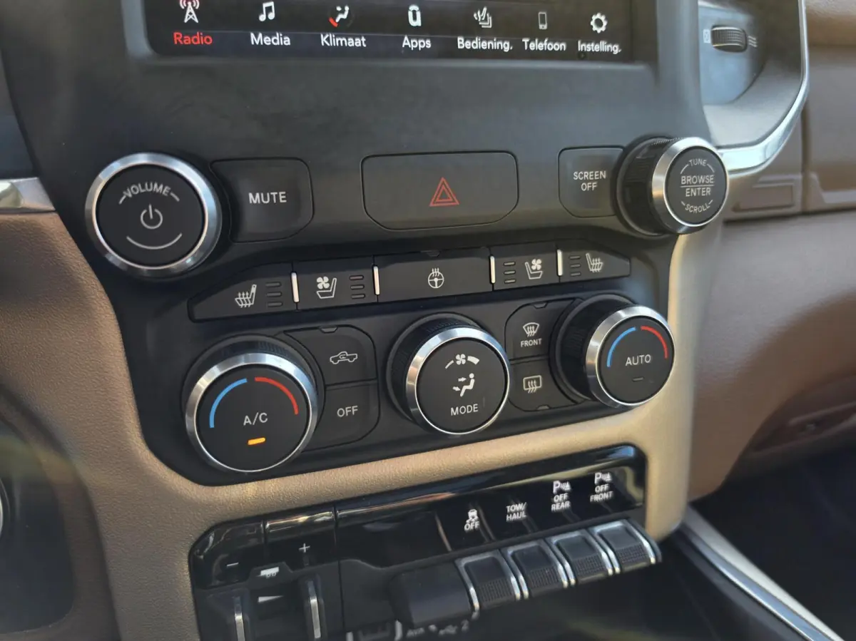 1500 4X4 5.7 V8 Crew Cab Laramie| MARGE! |VOL OPTIES!|LPG!