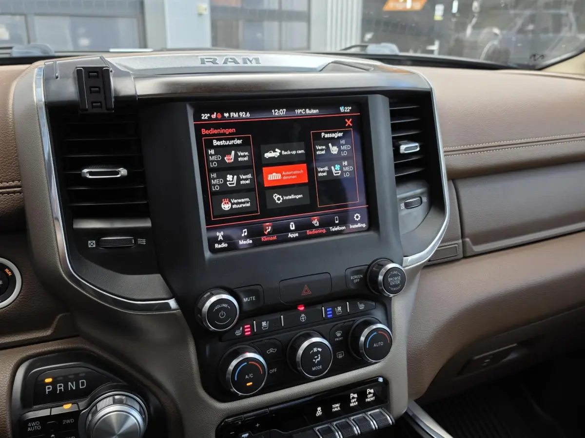 1500 4X4 5.7 V8 Crew Cab Laramie| MARGE! |VOL OPTIES!|LPG!