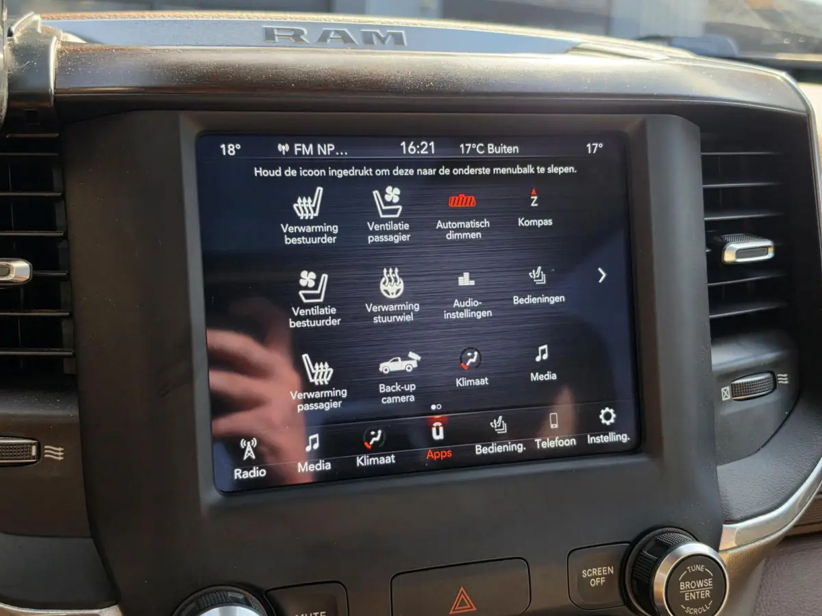 1500 4X4 5.7 V8 Crew Cab Laramie| MARGE! |VOL OPTIES!|LPG!