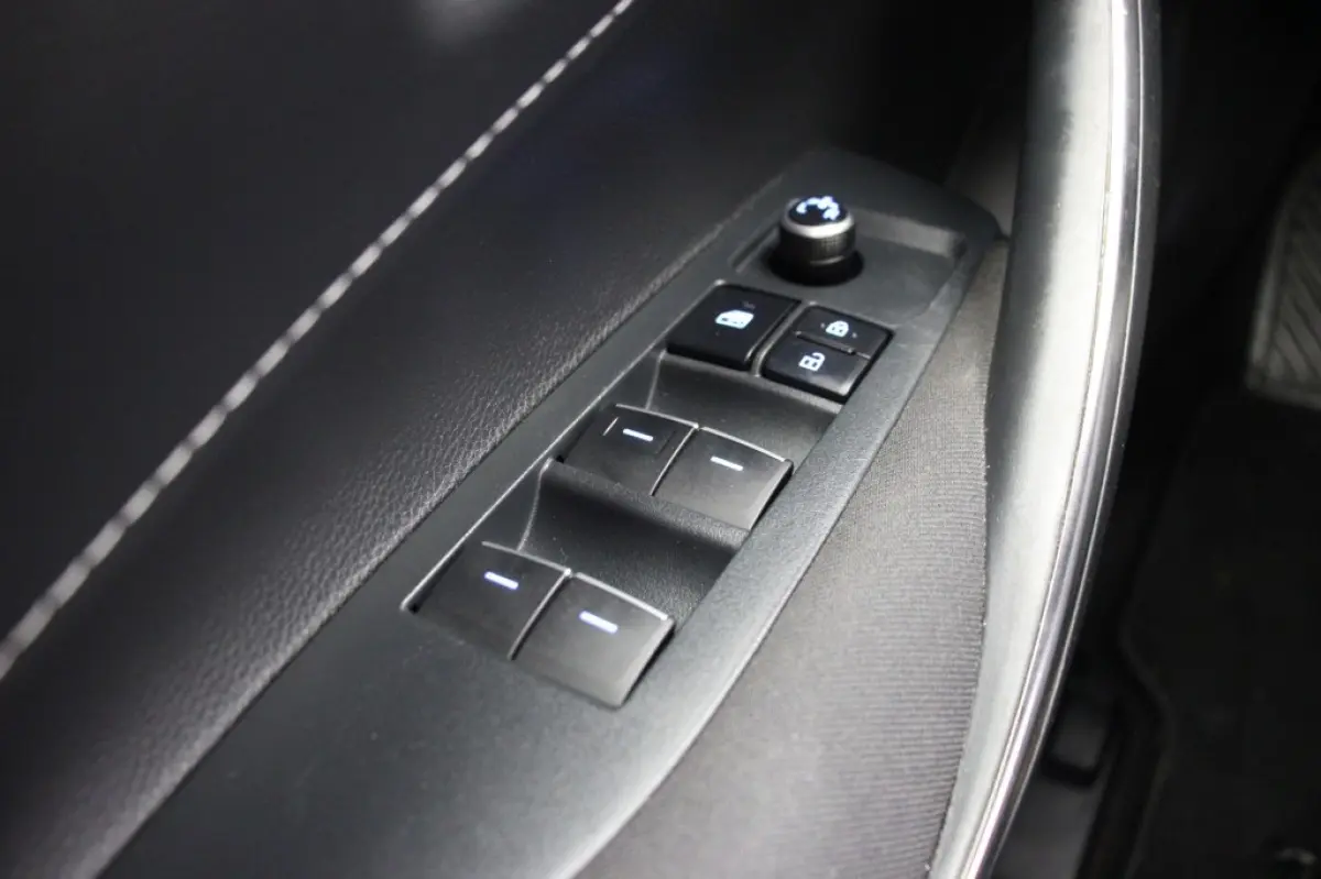 1.8 Hybrid Active - Carplay, Camera, Cruise, Clima
