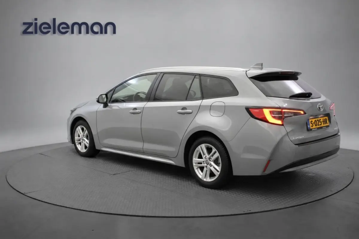 1.8 Hybrid Active - Carplay, Camera, Cruise, Clima