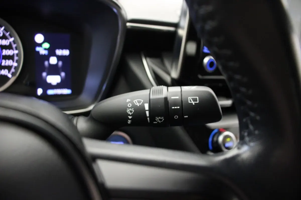 1.8 Hybrid Active - Carplay, Camera, Cruise, Clima