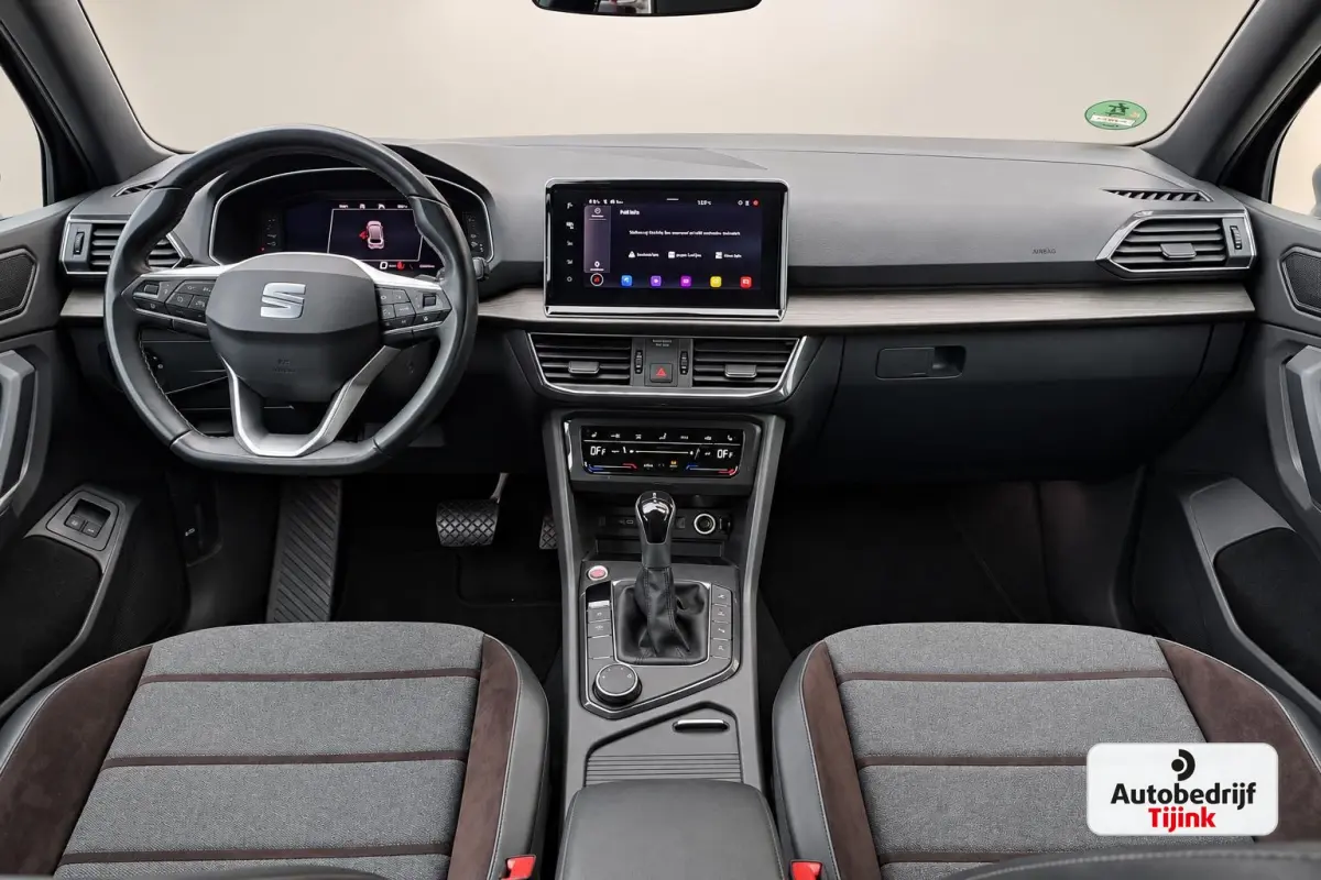 1.4 TSI e-Hybrid PHEV Xcellence | LED | Trekhaak | ACC | Stoel- en stuurverwarming | Keyless | All-seasons |
