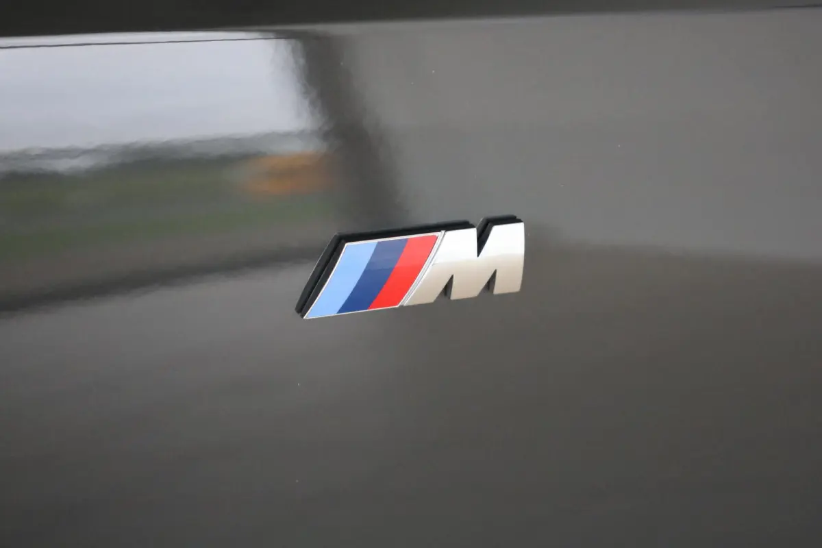 318i | M Sport | Elektrisch Verstelbare Stoelen | Stoelverwarming | HiFi Geluidssysteem | Comfort Access