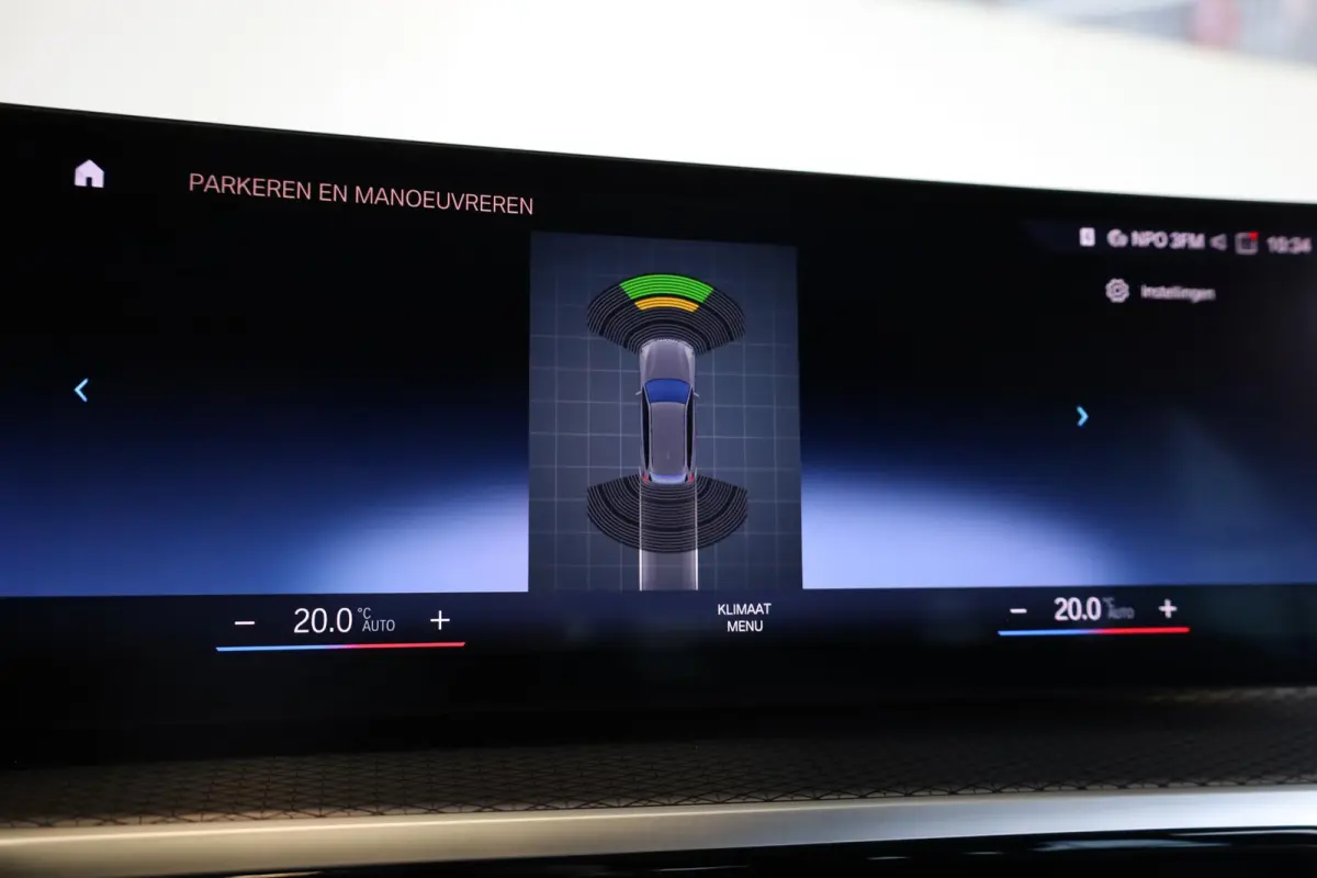318i | M Sport | Elektrisch Verstelbare Stoelen | Stoelverwarming | HiFi Geluidssysteem | Comfort Access