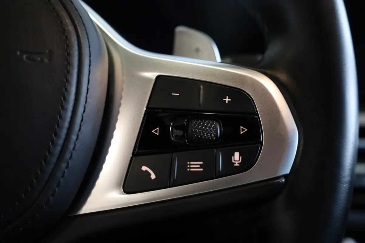 318i | M Sport | Elektrisch Verstelbare Stoelen | Stoelverwarming | HiFi Geluidssysteem | Comfort Access