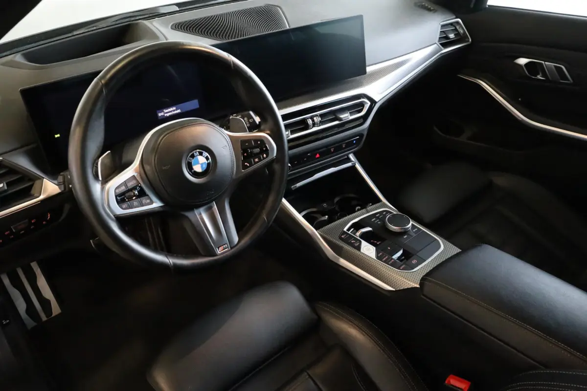 318i | M Sport | Elektrisch Verstelbare Stoelen | Stoelverwarming | HiFi Geluidssysteem | Comfort Access
