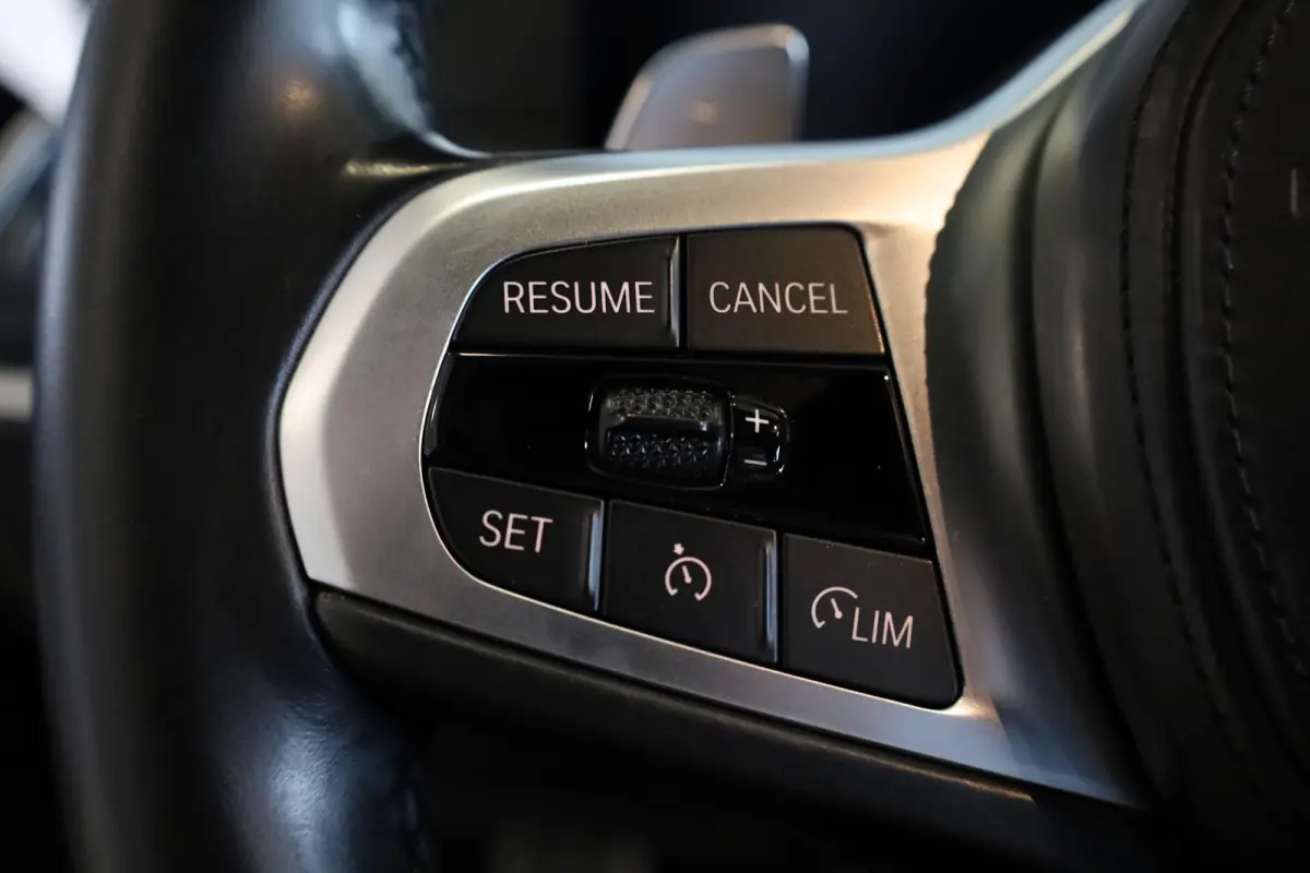 318i | M Sport | Elektrisch Verstelbare Stoelen | Stoelverwarming | HiFi Geluidssysteem | Comfort Access