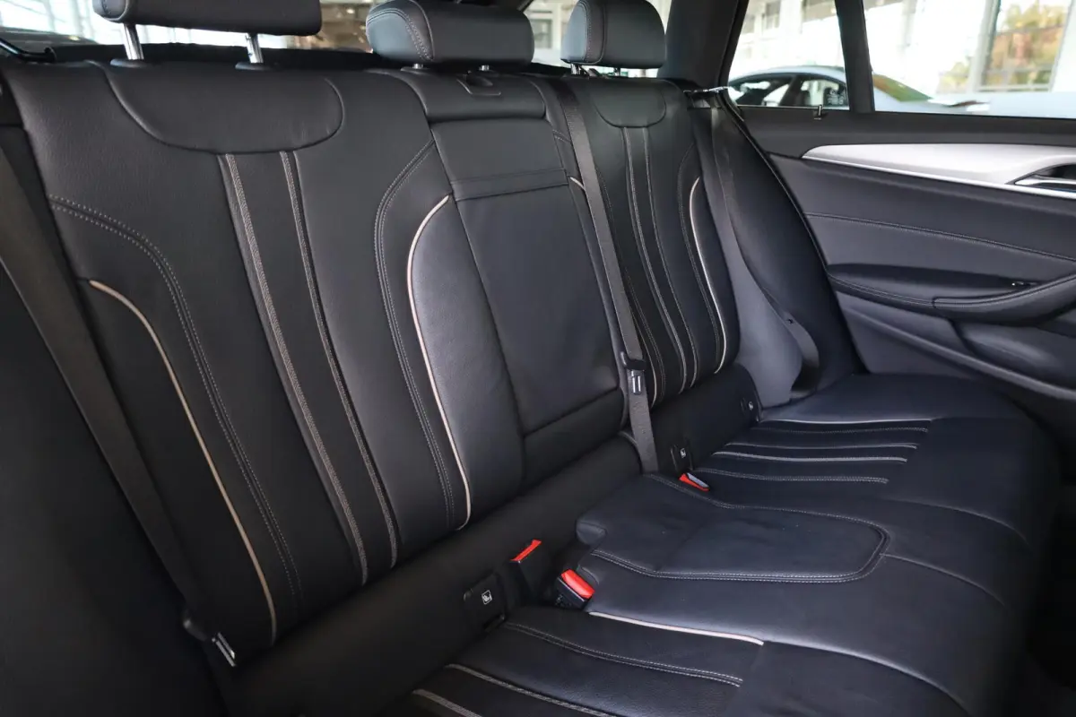 530e | Trekhaak Elektrisch | Elektrisch Verstelbare Stoelen | Stoelverwarming | Camera | Parkeersensoren voor en achter