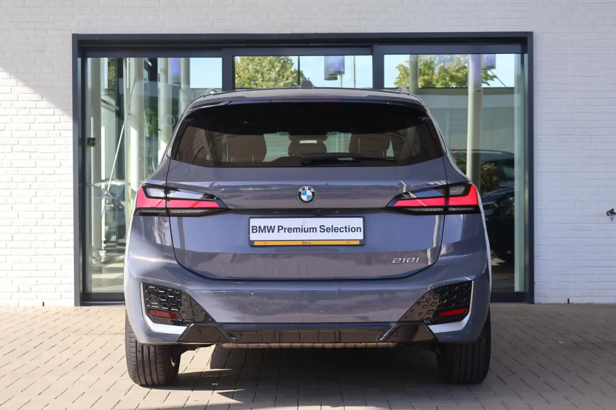 218i | M Sport | Leder | Comfort Access | Camera | Parkeersensoren | Head-Up Display