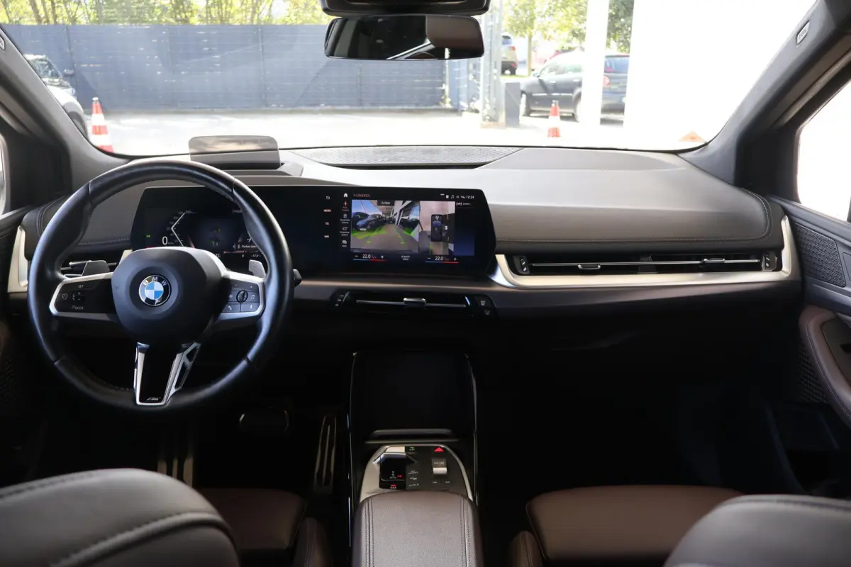 218i | M Sport | Leder | Comfort Access | Camera | Parkeersensoren | Head-Up Display